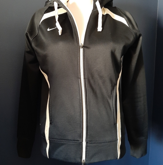 Nike thermafit size medium zip up hoodie